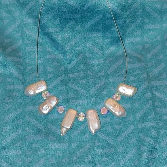 Handmade Mother of Pearl irregular shape Iridescent glass beads necklace 18" - Picture 2 of 2